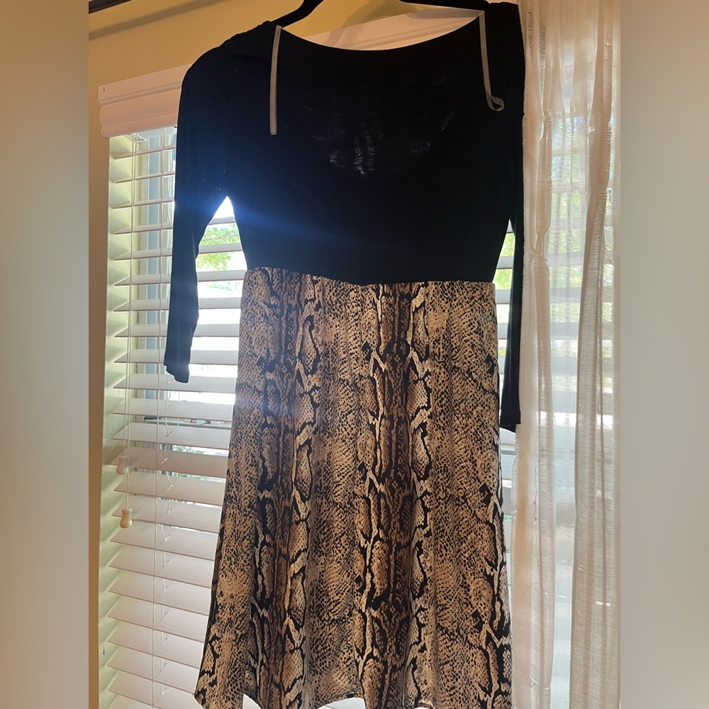 Scoop neck animal print dress